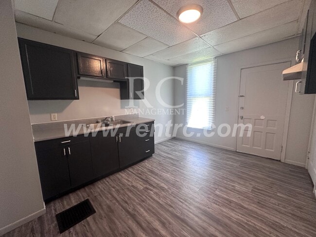Building Photo - 505 Sheridan-