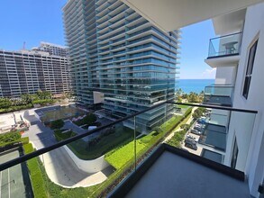 Building Photo - 10185 Collins Ave