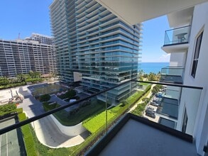 Building Photo - 10185 Collins Ave