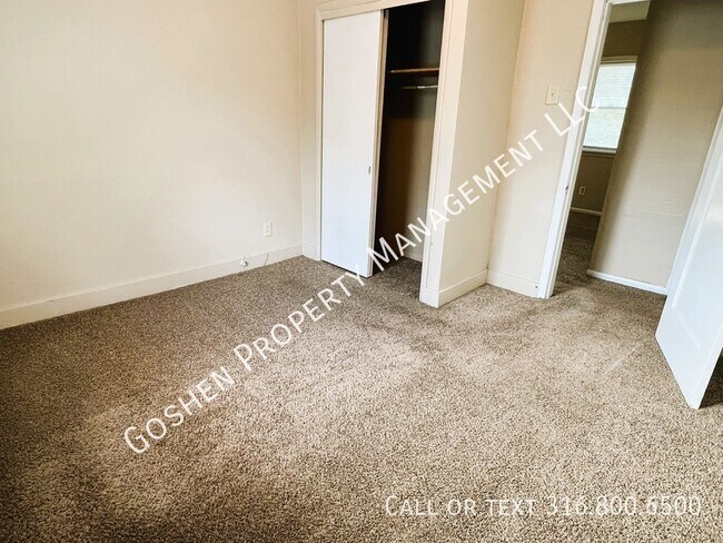 Building Photo - Adorable Upstairs One Bedroom Home