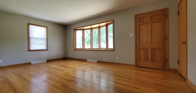 Building Photo - 2803 Seely Ave SE