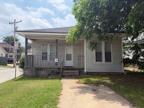 Building Photo - 320 W Duffy St