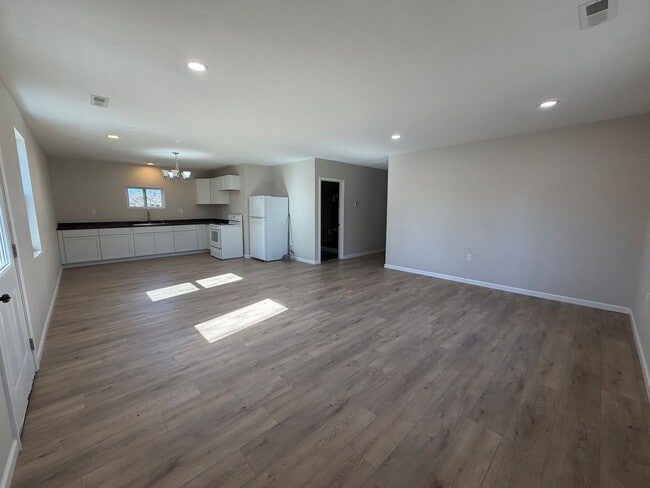 Building Photo - Now Available! 3 Bed/2 Bath Newly Built House