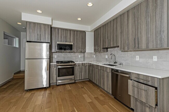 Foto del edificio - 4315B SW Frontenac St