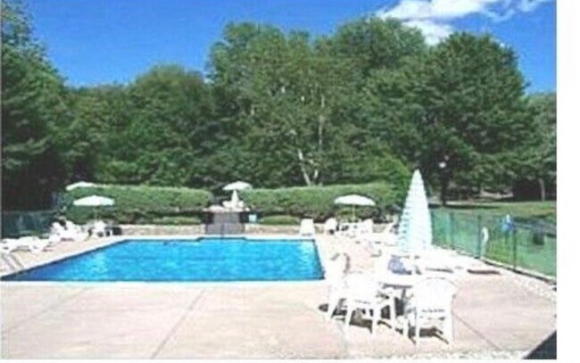 Foto del edificio - 38 Rambling Brook Ln