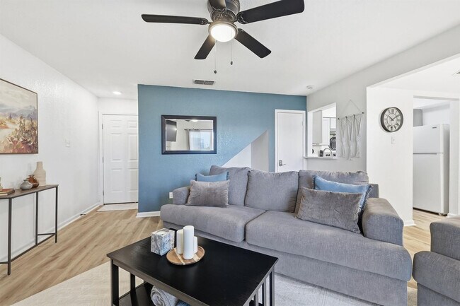 Foto del edificio - 2162 E Arkansas Ln