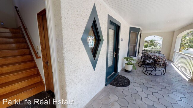 Foto del edificio - 1 br, 1 bath  - 953 Adella Ave
