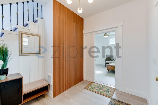 Foto del edificio - 907 S Ainsworth Ave