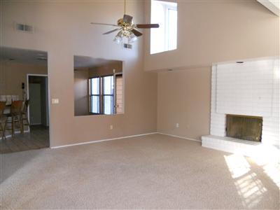 Building Photo - 4 Bed 2 Bath home Laurelglen Area SW 93309...