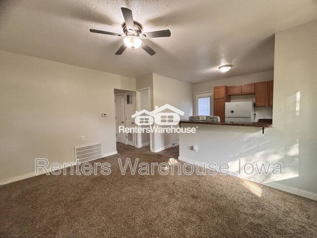 Building Photo - 904 Luster Ln