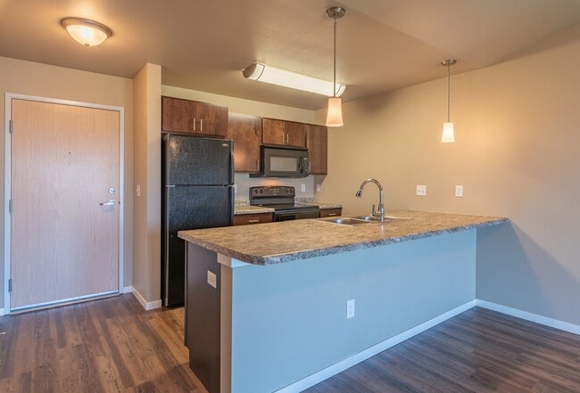 Interior Photo - Cottage Grove