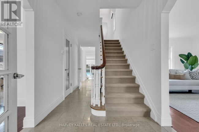 Building Photo - 111 Strathallan Blvd