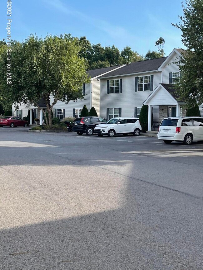 Foto del edificio - 652 Marion Ln