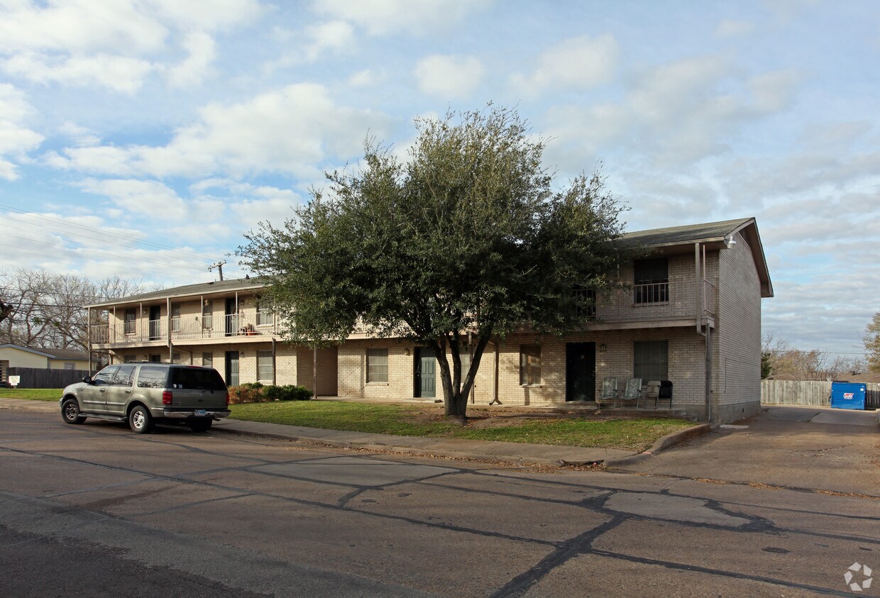 Building Photo - Lancelot Villa