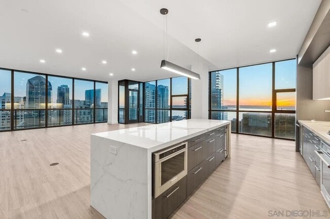 Building Photo - 1440 Columbia St