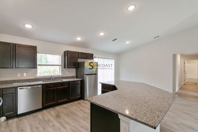 Building Photo - New 4BR/2BA Home in Marion Oaks ? Spacious...