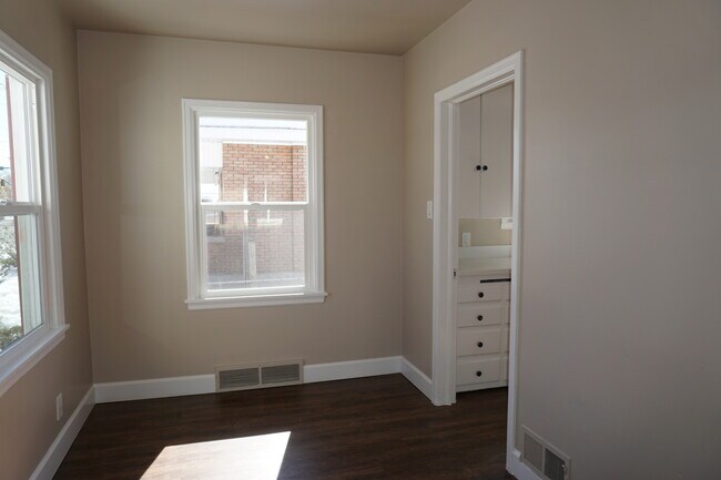 Building Photo - 2022 S 300 E