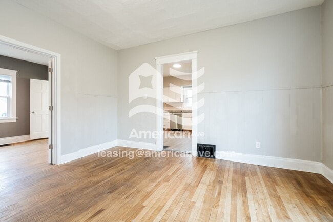 Building Photo - 140 Studebaker St