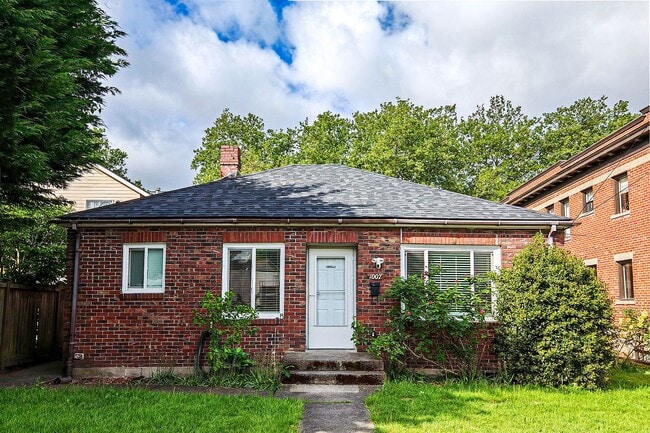 Building Photo - 1007 N 1st St