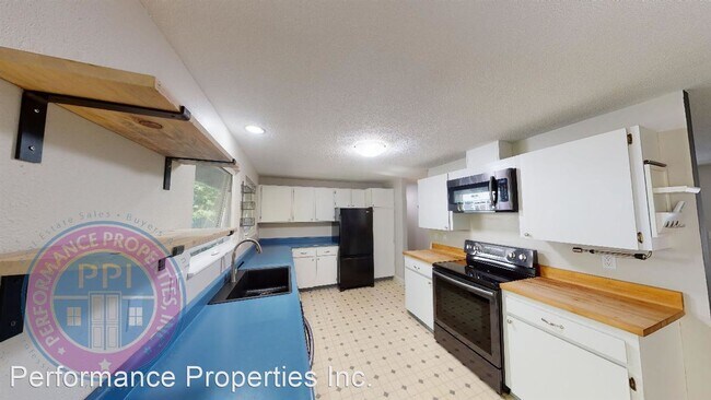 Building Photo - 13625 SW Devonshire Dr