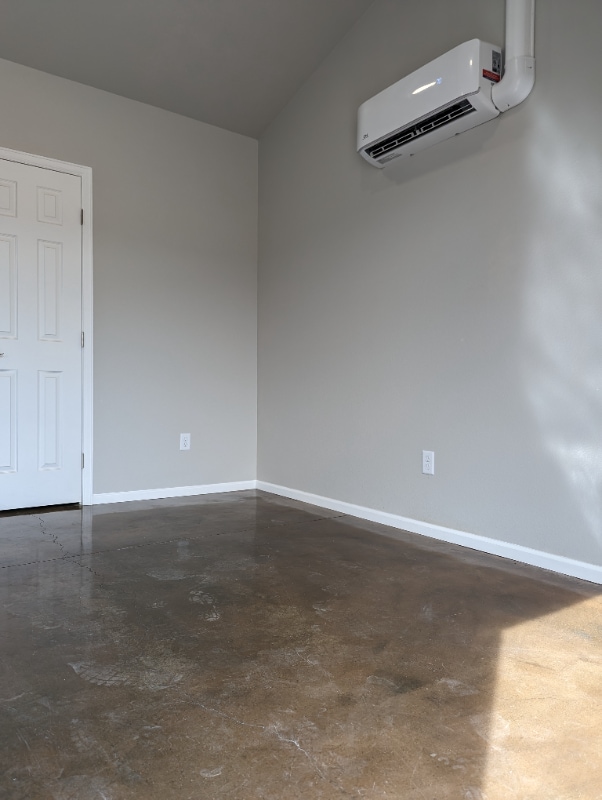 Building Photo - 651 S Union St