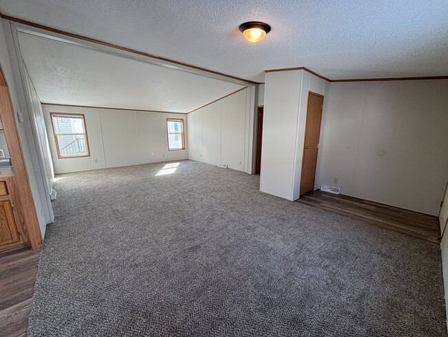 Building Photo - 429 Laurel Oak Ln