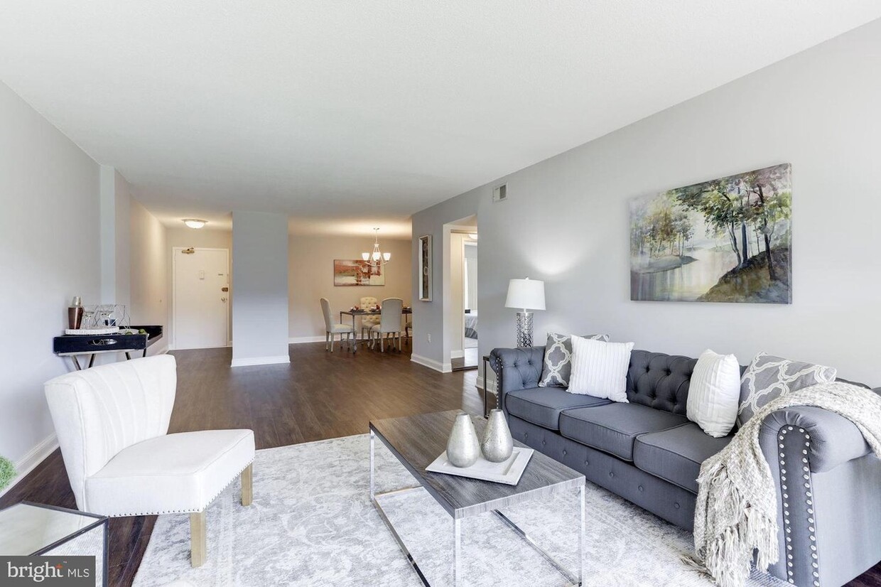 Primary Photo - 1300 Army Navy Dr