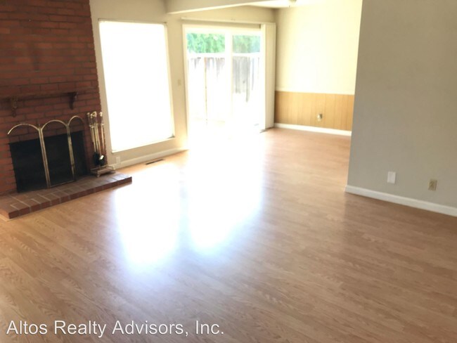 Building Photo - 624-626 Vasona Ave