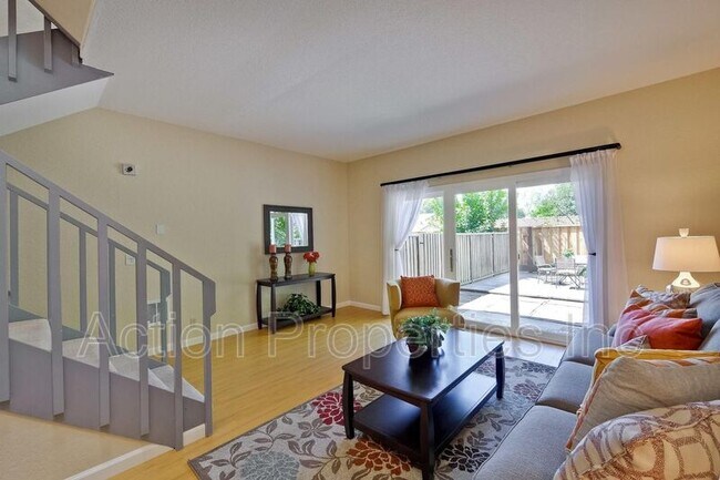 Building Photo - 366 Sierra Vista Ave