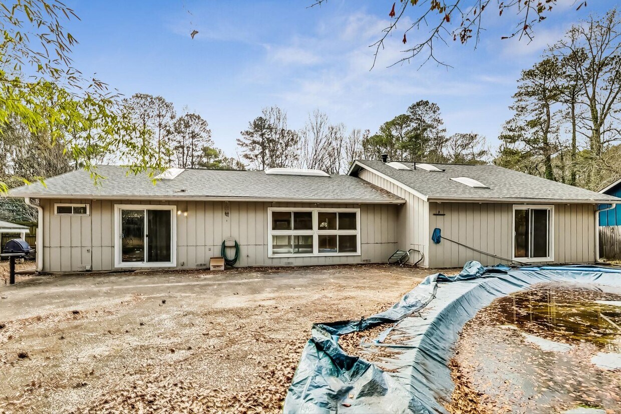 Primary Photo - Single Story Contemporary Ranch off Pleasa...