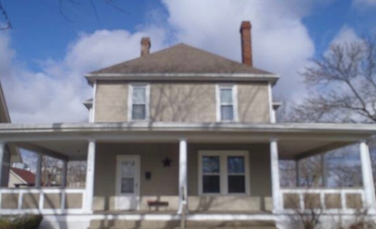 Primary Photo - 1219 Calumet Ave