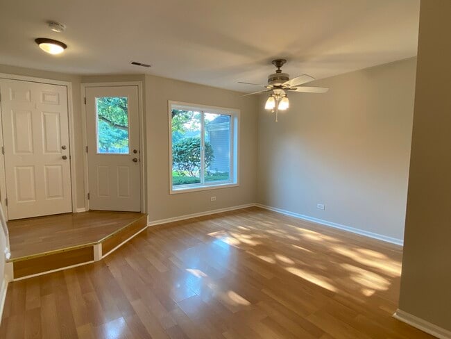 Building Photo - 2663 Prairieview Ln S