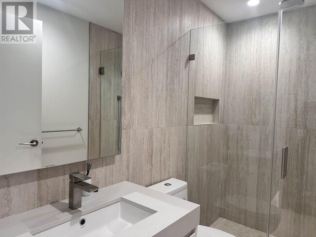 Photo du bâtiment - 7418-7418 Paulson St