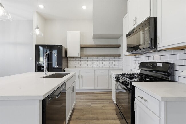 Building Photo - 9906 Clark Cyn Ln