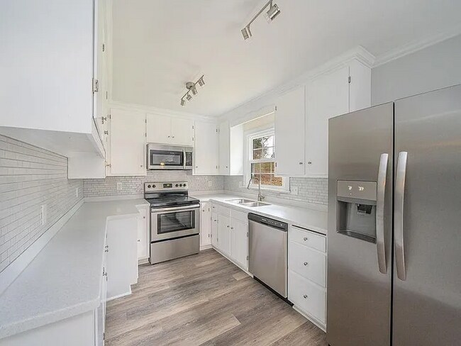 Foto del edificio - 1043 Glebe Rd