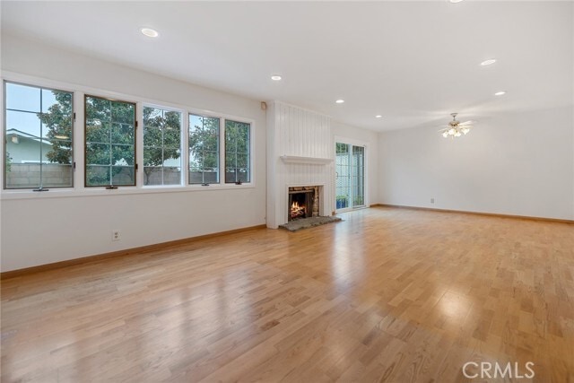 Foto del edificio - 1486 N Harwood St