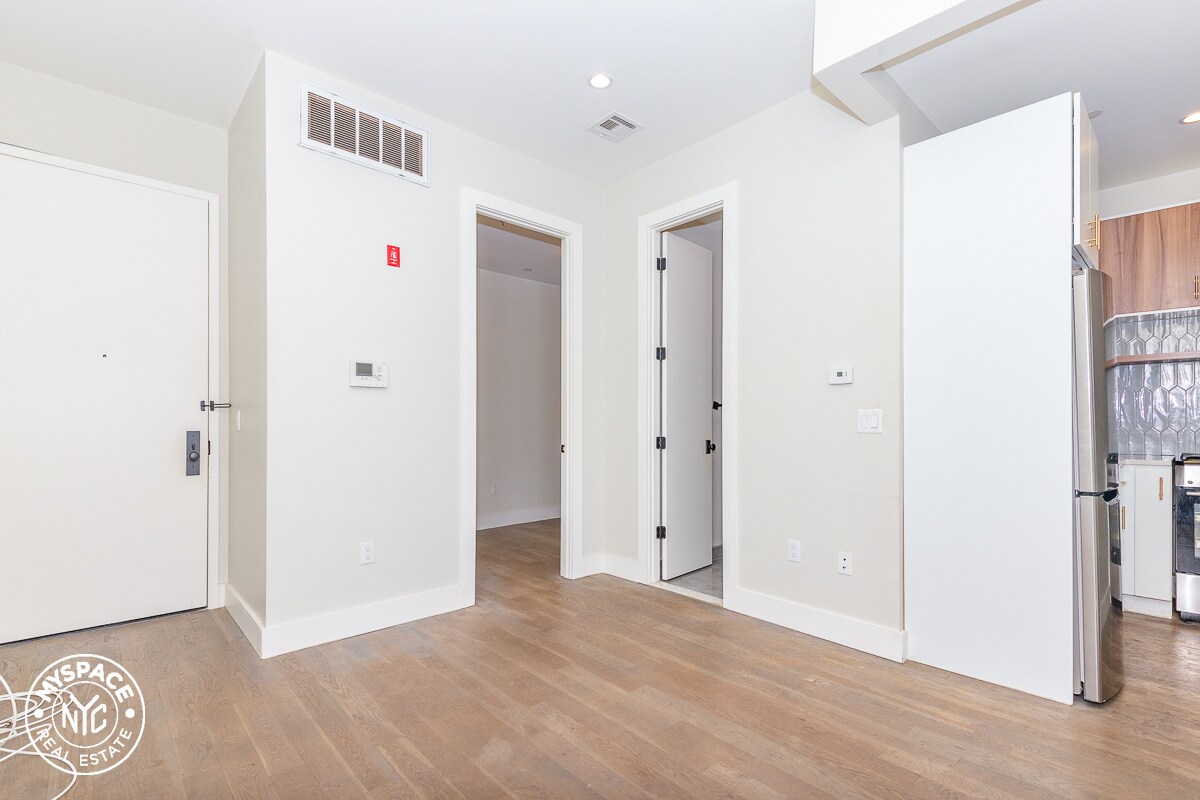 Foto principal - 492 Gates Ave