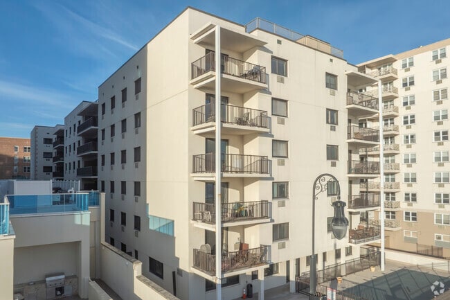 Building Photo - Shoreview Apartments
