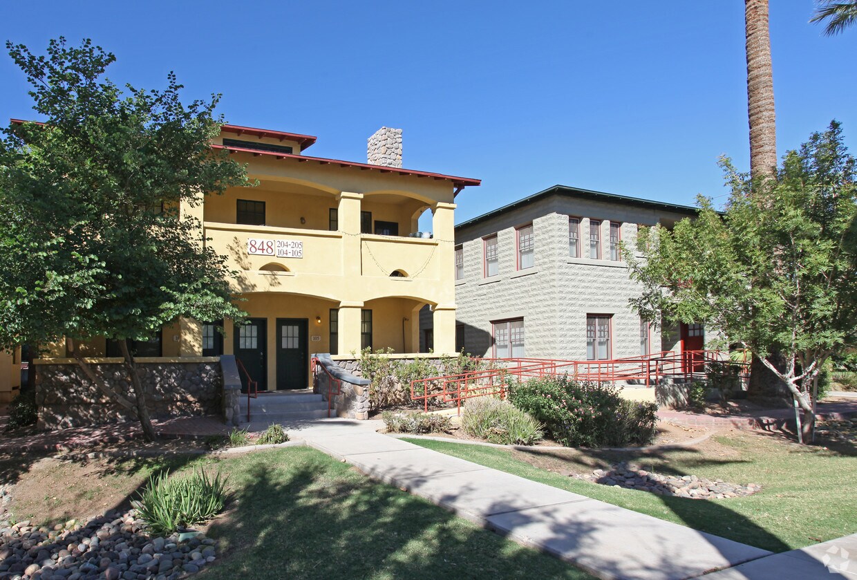 Primary Photo - 848 North Fifth Avenue