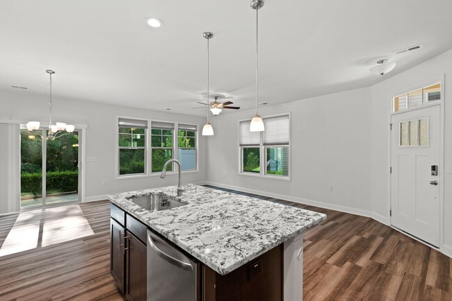 Building Photo - End unit Townhouse in Southern Pointe Neig...