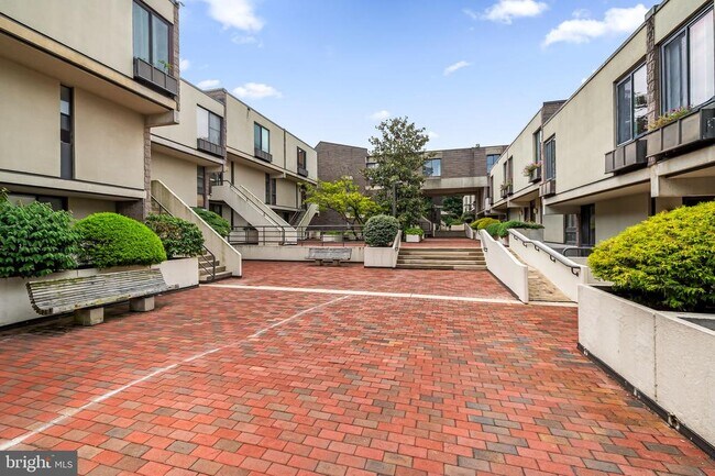 Foto del edificio - 2302 Wineberry Terrace