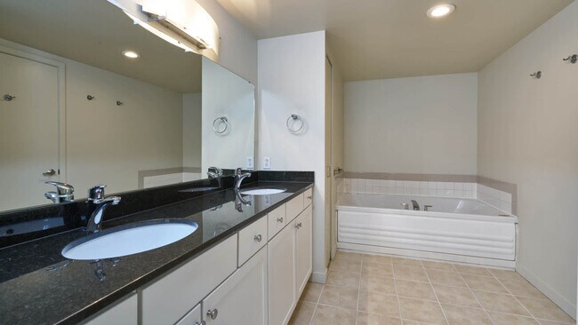 Baño - Harbor Steps