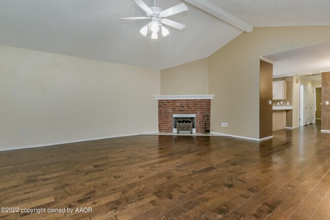 Foto del edificio - 7008 Thunder Rd