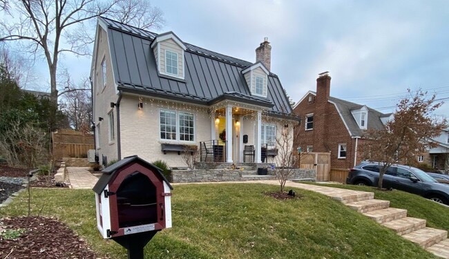 Exterior - 1823 N Taylor St