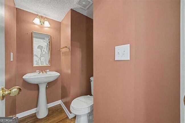 Foto del edificio - 2025 Baramore Oaks Dr