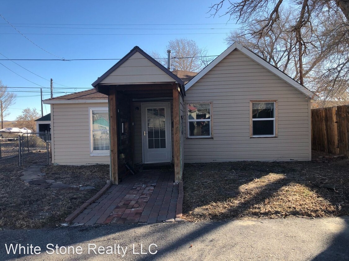 2 br, 1 bath House 918 W. Buffalo St. House Rental in Rawlins, WY