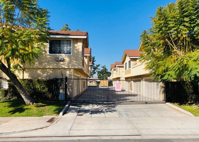 Building Photo - 5831 Kingman Ave