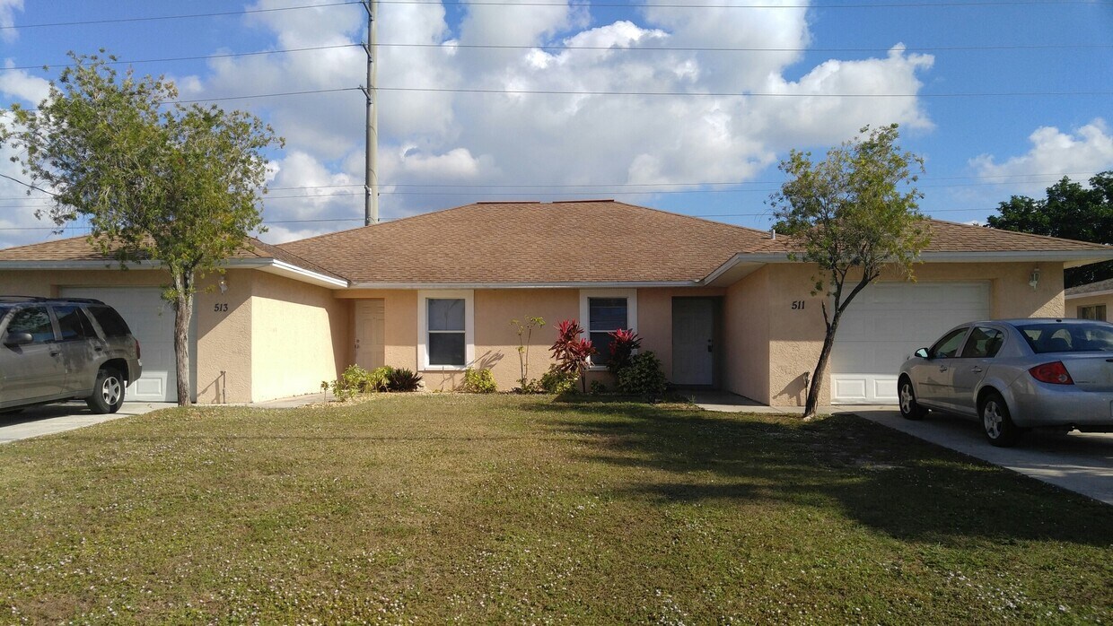 Primary Photo - Spacious 2/2 with garage in family neighbo...