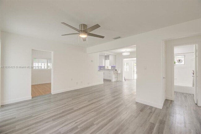 Foto del edificio - 638 SW 5th Ave