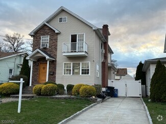 Building Photo - 136 Springfield Rd